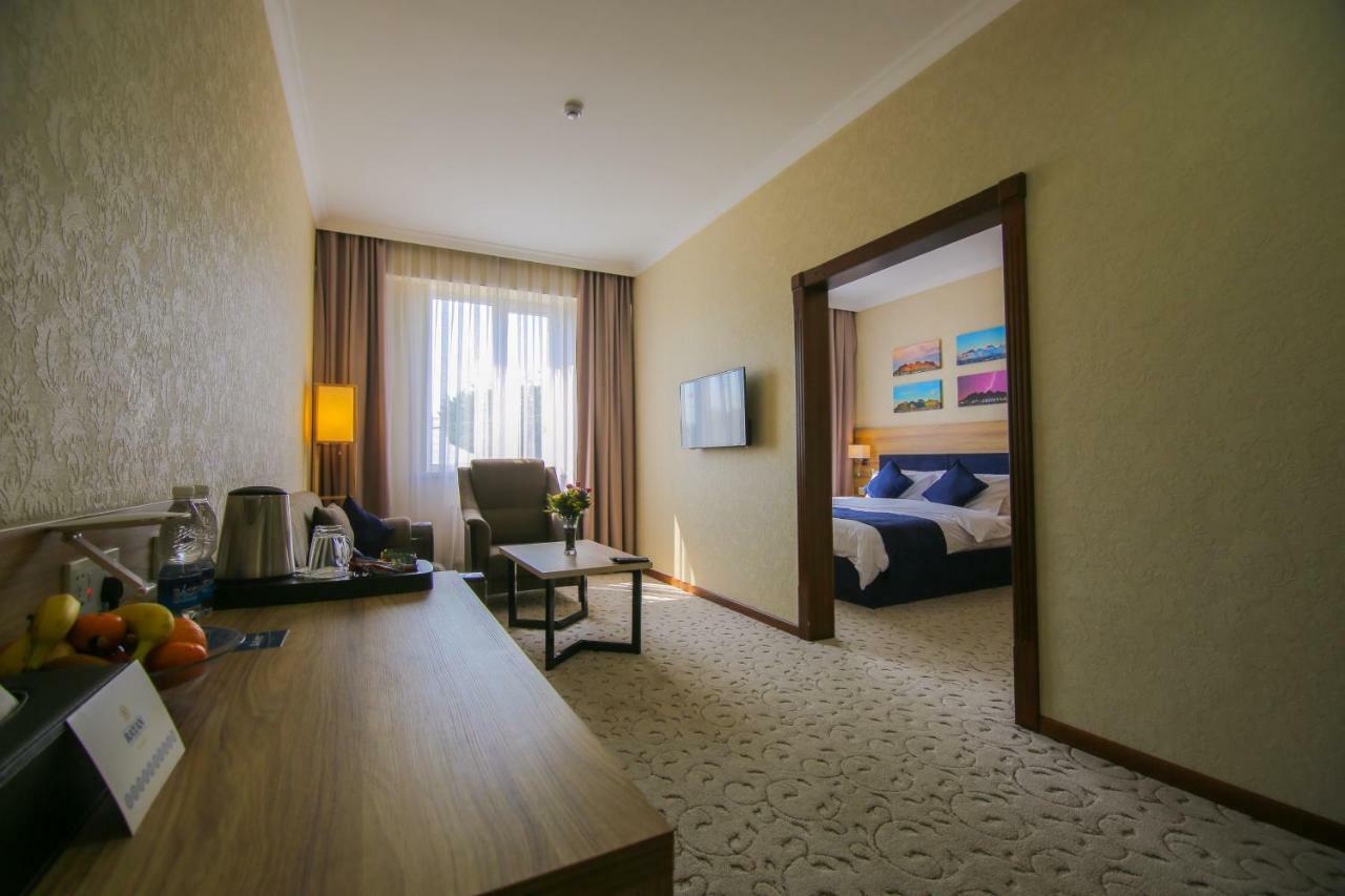 Rayan Hotel Osh Exterior foto