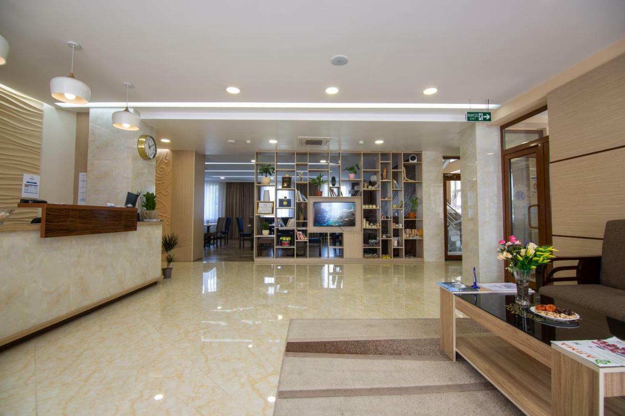 Rayan Hotel Osh Exterior foto