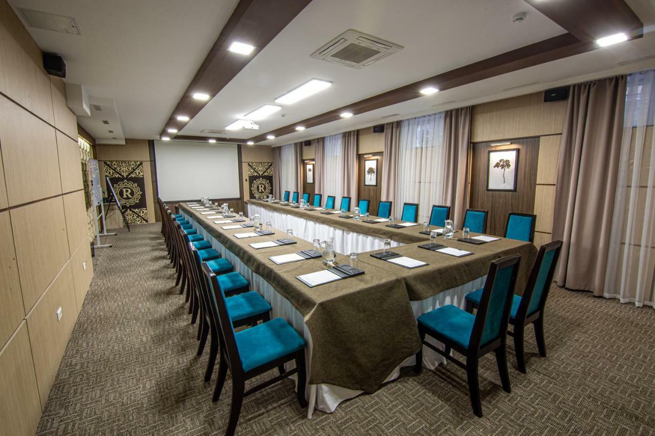 Rayan Hotel Osh Exterior foto